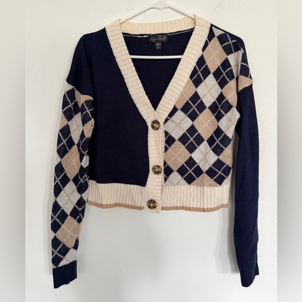 Large Navy and Cream Argyle Sweater